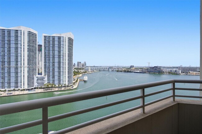 Building Photo - 888 Brickell Key Dr