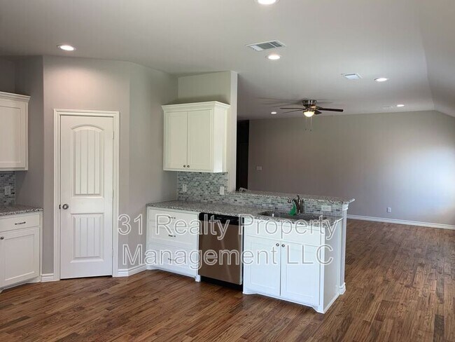 Building Photo - 3503 Brookstone Dr