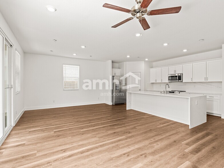 Building Photo - 8431 Black Friday Ct