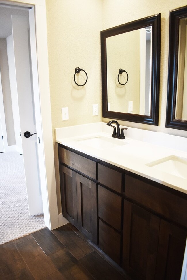 Building Photo - Upscale 4 Bedroom 3.5 Bathroom Home in Fayetteville!!