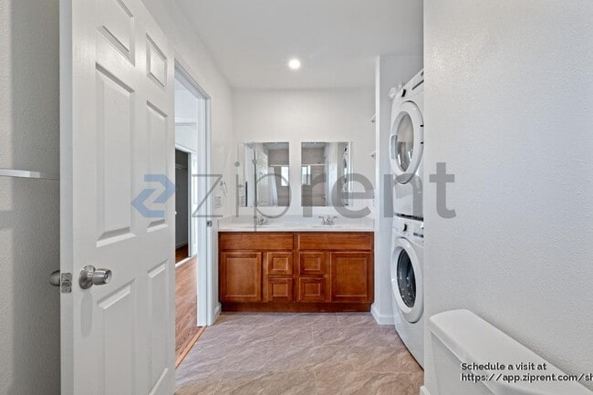 Building Photo - 3721 Northridge Dr