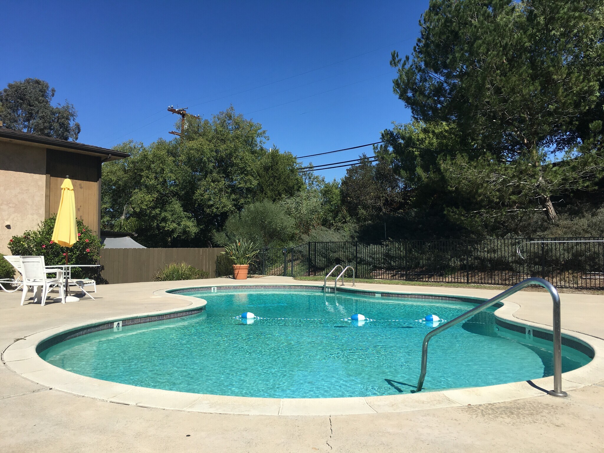 Building Photo - 9175 Campina Dr