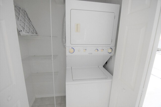 Building Photo - 2 Bed/2 Bath condo in Lancelot at Winter P...