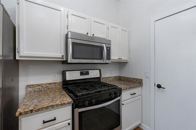 Building Photo - 2419 Ashley Way