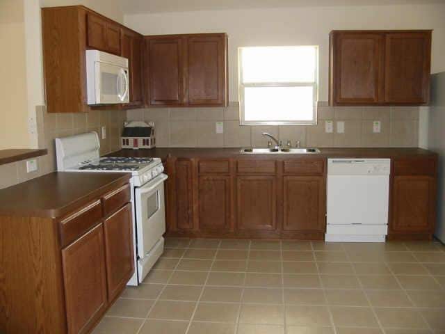 Building Photo - 7523 Blossommist Ln