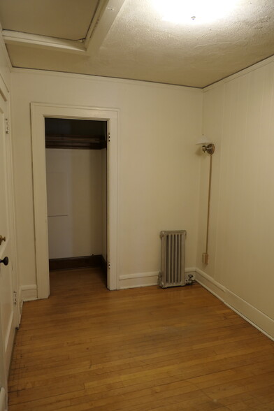 Bedroom 2 - 1937 University Ave