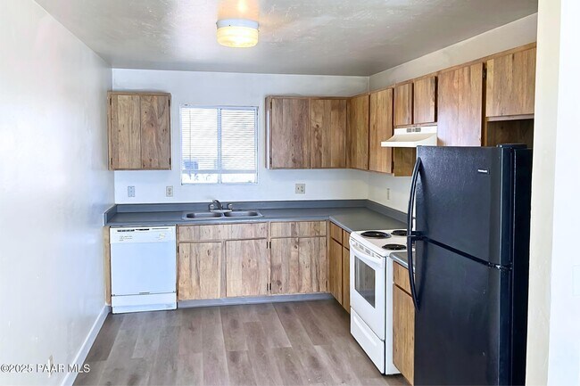 Building Photo - 3184 N Tani Rd