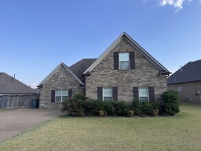 Building Photo - South Cherry Tree 488