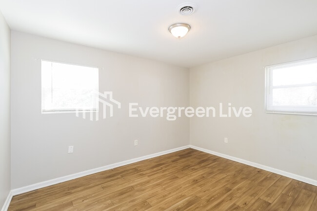 Building Photo - 2508 Dexter Rd