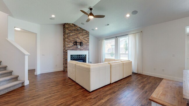Building Photo - 3 Bedroom, 2 Bath Home in Richland