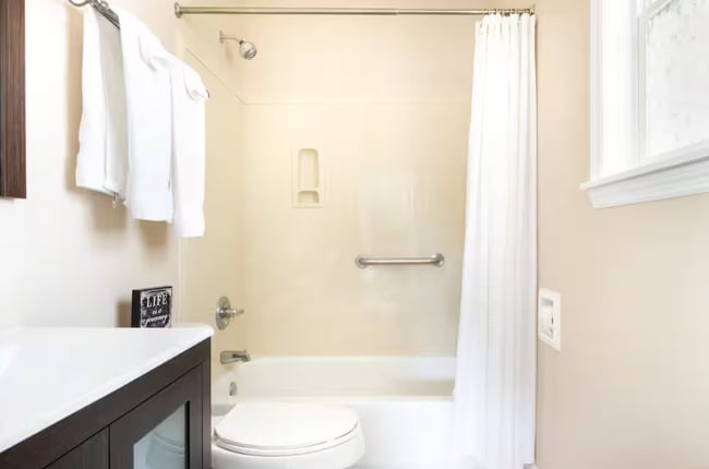 Building Photo - Spacious 3-Bedroom, 2-Bath Home in East Nashville