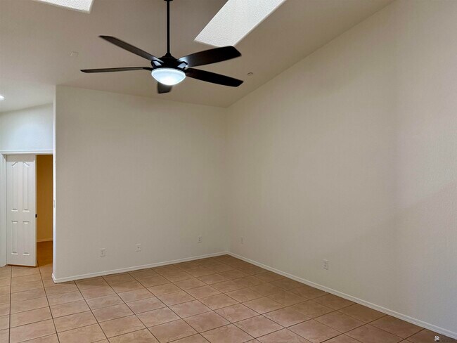 Building Photo - 3108 S Ragen Dr