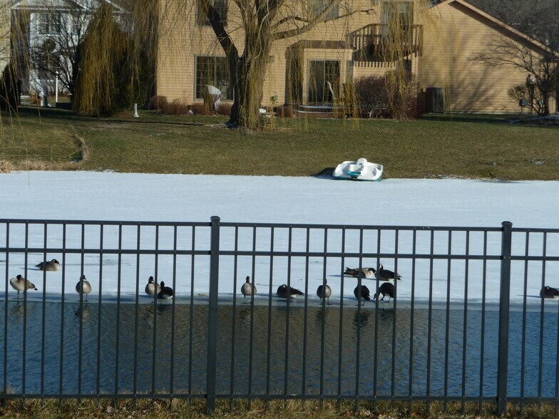 Building Photo - 2704 Cherry Hills Dr