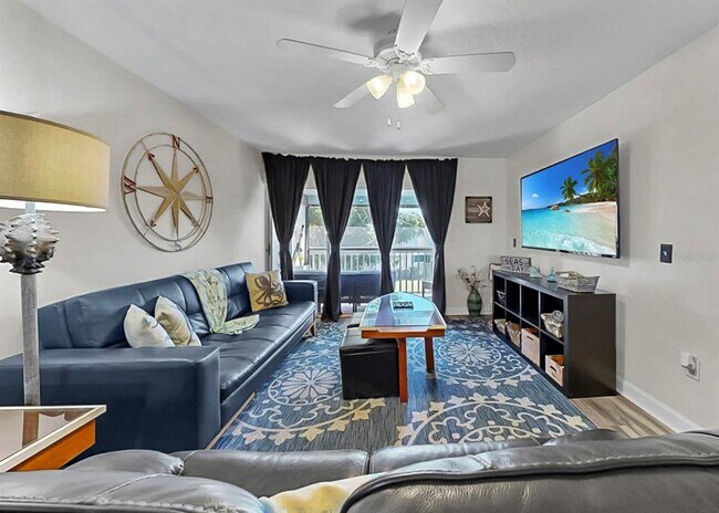 Building Photo - 1028 Apollo Beach Blvd