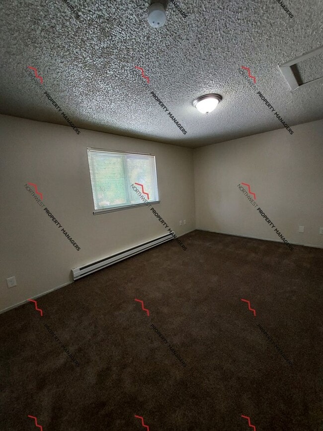 Building Photo - R115