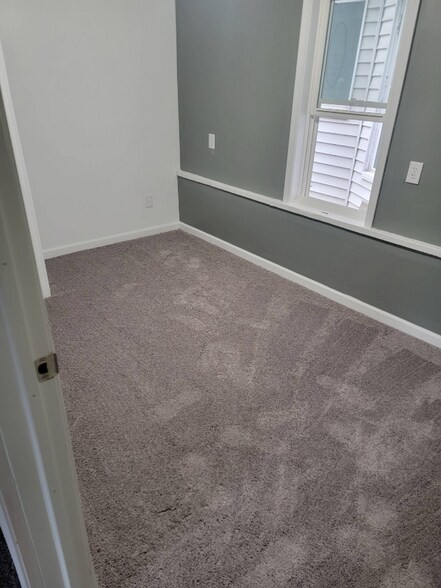 Building Photo - 362 E Hill St