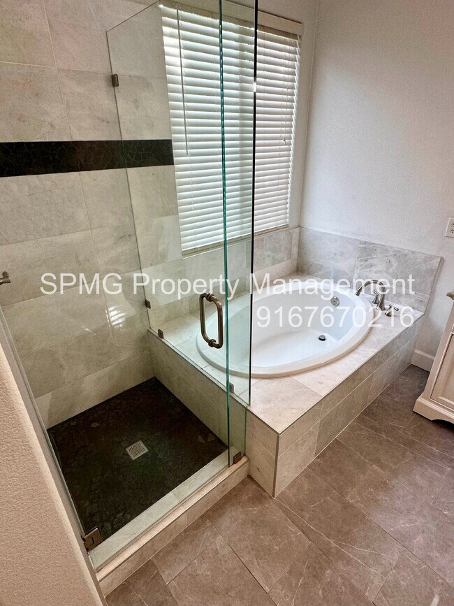 Building Photo - 5755 Bridgecross Dr