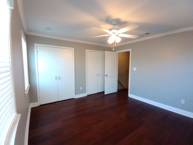 Building Photo - General Ogden