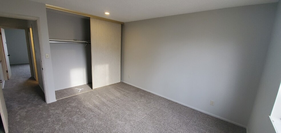 Building Photo - 8420 Lane Pl