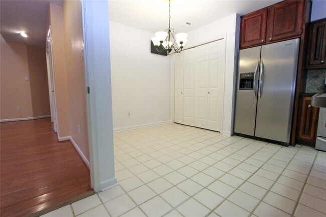 Building Photo - 4012 Arnold St