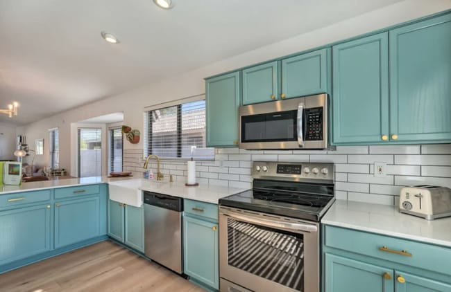 Building Photo - 13520 W Solano Dr
