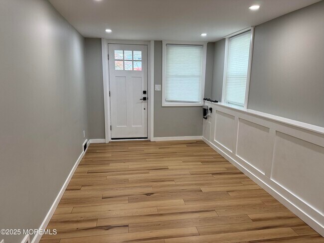 Building Photo - 77 Union Ave