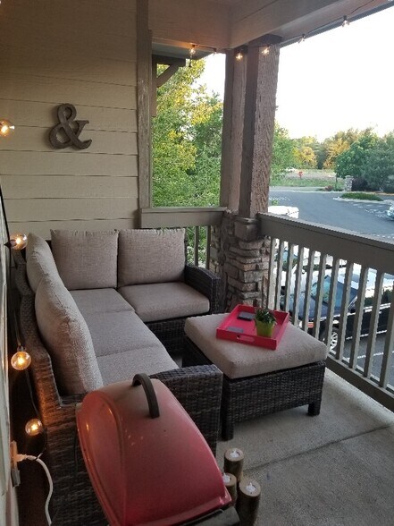 Building Photo - 10427 W Hampden Ave