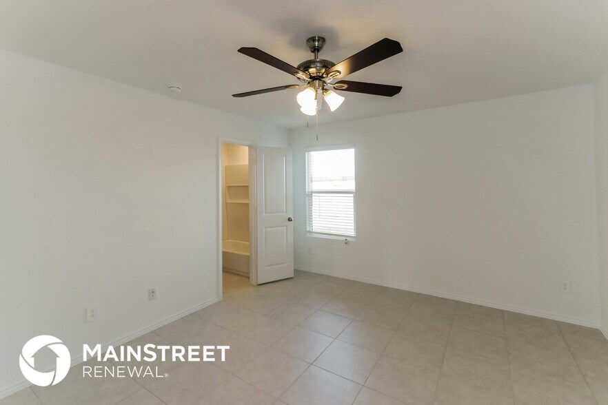 Building Photo - 3101 Helix Bay Dr