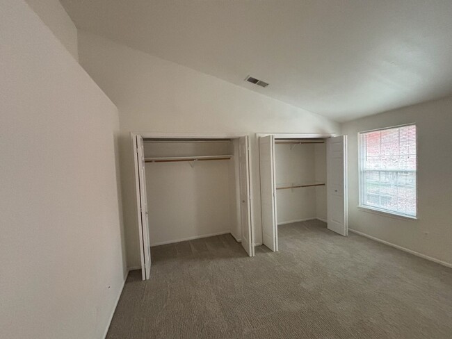 Building Photo - 3 Bed, 2.5 Bath Townhome In The Churchill ...