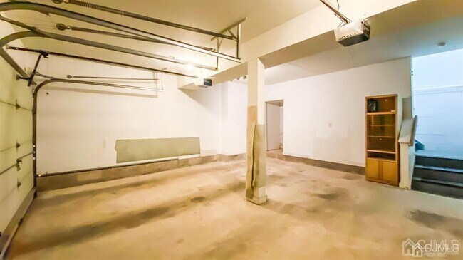 Building Photo - 701 Jesse Way