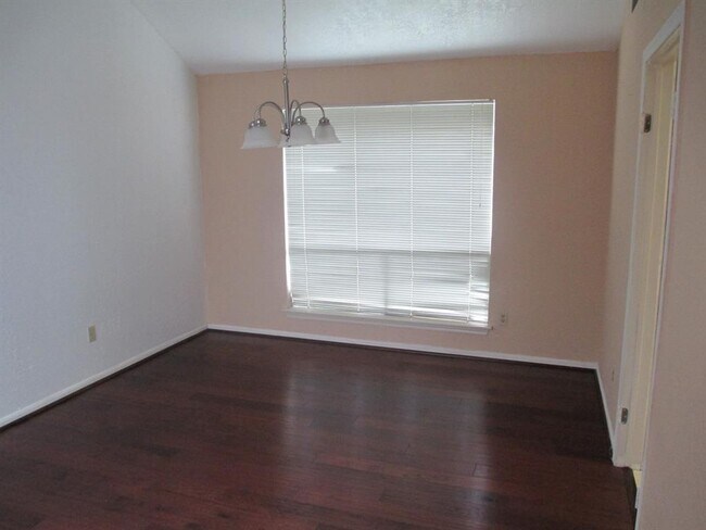 Building Photo - 16022 Sierra Vista Dr