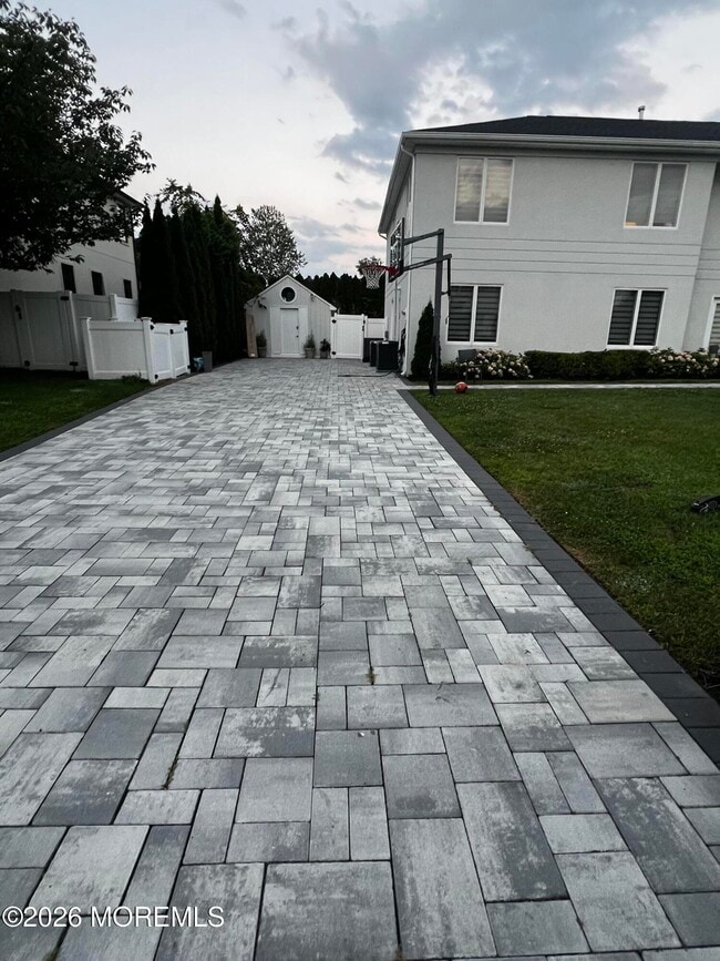 Building Photo - 799 Bowyer Ave