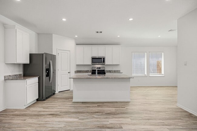 Building Photo - 31019 Delamere Turn Trial