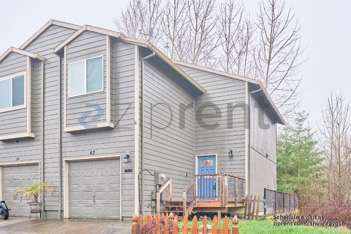 Building Photo - 43 SW 206th Ave