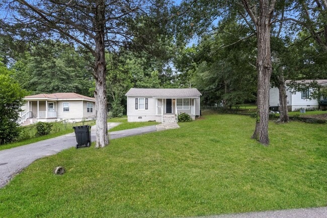 Building Photo - 7728 Aurora Dr