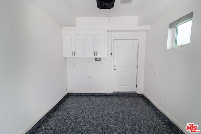 Building Photo - 1623 1/2 S New Hampshire Ave