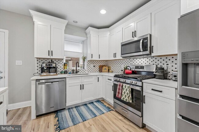 Building Photo - 137 Vassar St