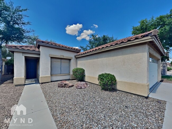 Building Photo - 550 W Kingman Dr