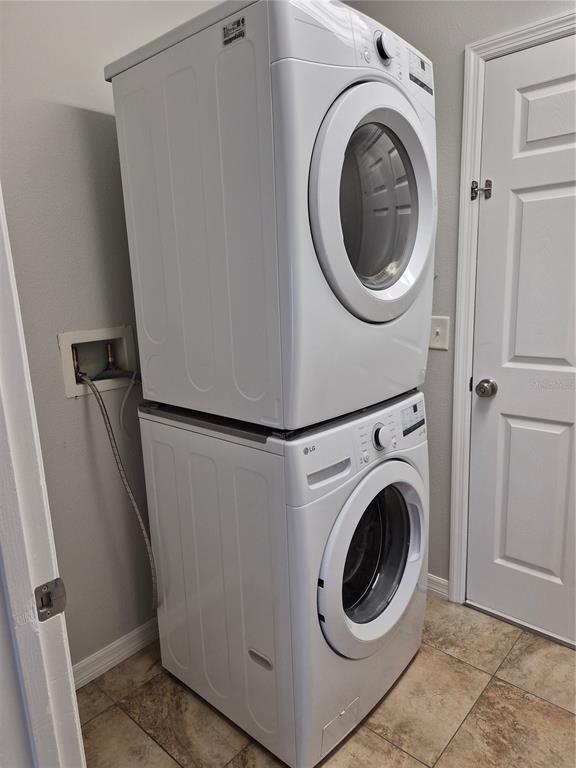 Building Photo - 6219 Blue Runner Ct