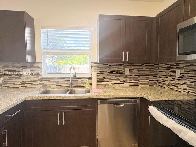 Building Photo - 14739 SW 9th Terrace