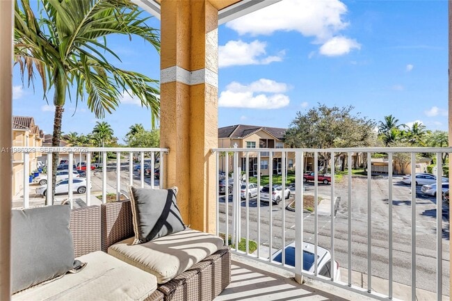 Building Photo - 2905 Crestwood Ter