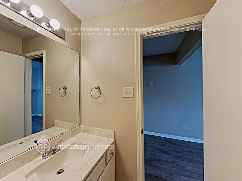 Building Photo - 2623 Foxden Dr