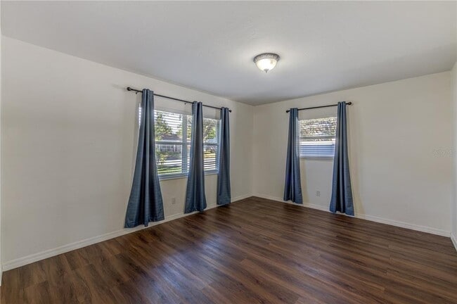 Building Photo - 5244 35th Terrace N