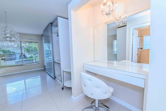 Building Photo - 8111 Cedar Hollow Ln