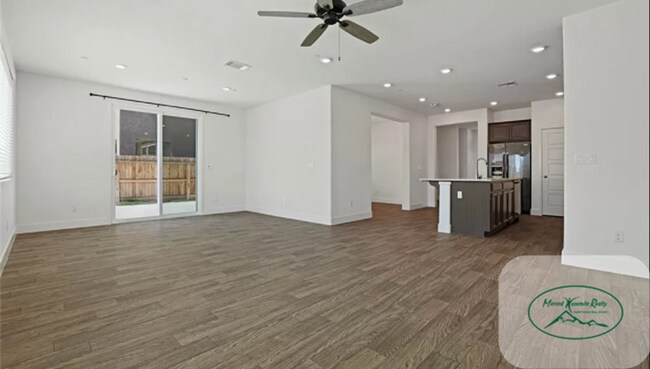 Building Photo - CORNER LOT - Beautiful 5-Bedroom Home for Rent in North Merced!
