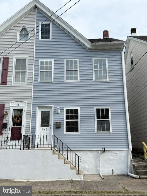 Primary Photo - 542 Spruce St
