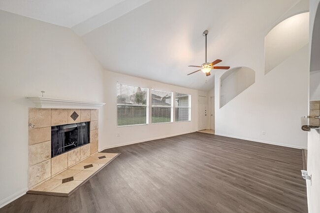 Building Photo - 18439 Sunrise Oaks Ct