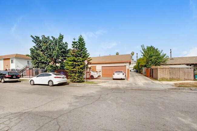 Building Photo - 14107 Calvert St