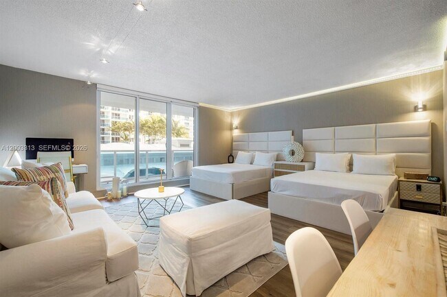 Building Photo - 2301 Collins Ave