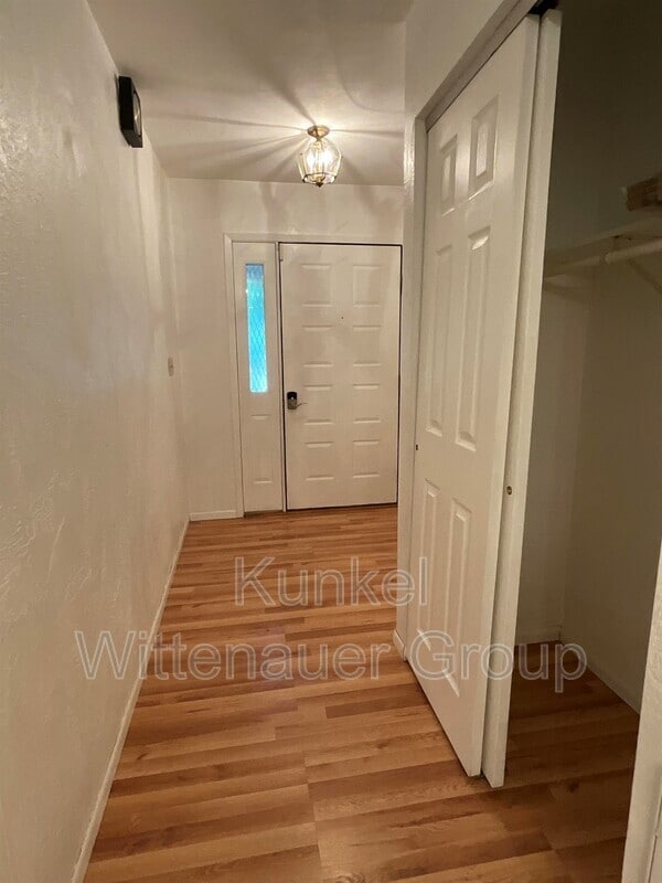 Building Photo - 23 Innsbruck Ln